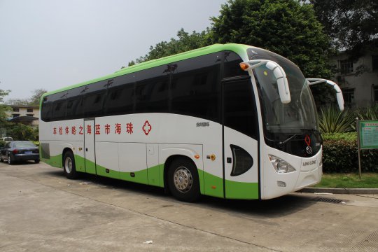金龙12米体检车